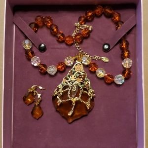 Vinrage Necklace/Earrings set